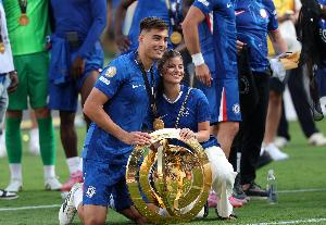 记者：切尔西后卫安塞尔米诺腿筋受伤，他原本被认为会被外租