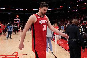 媒体人：提升篮下效率是申京进步的最快捷径 上季近筐命中率仅61%